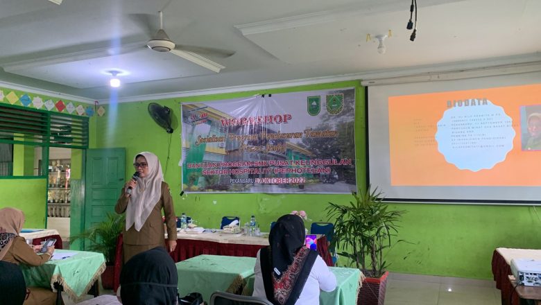 SMK Negeri 1 Pekanbaru Menyelenggarakan Workshop Sosialisasi Program Penelusuran Tamatan -Tracer Studi