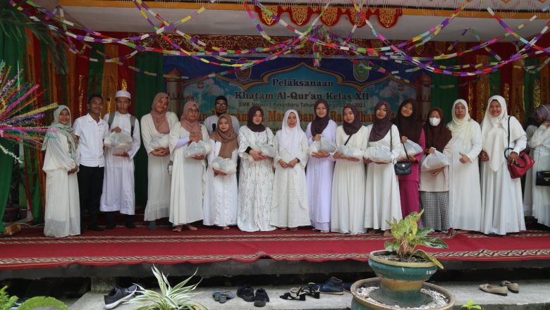 Indahnya Berbagi Jelang Ramadhan di SMK Negeri 1 Pekanbaru.