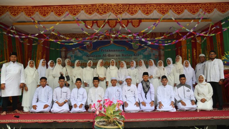 Khatam Al-Quran Sekaligus Menyambut Bulan Suci Ramadhan 1444 H di SMK Negeri 1 Pekanbaru.