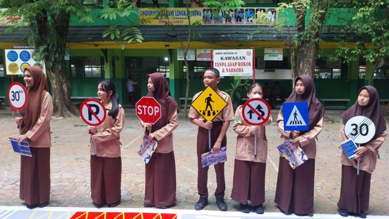 Sosialisasi Zona Selamat Sekolah ( ZoSS) Dinas Perhubungan Kota Pekanbaru di SMK Negeri 1 Pekanbaru