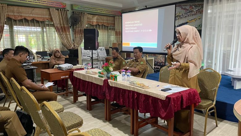 Bimbingan Teknis Persiapan Akreditasi Perpustakaan Suluh Ilmu SMK Negeri 1 Pekanbaru.