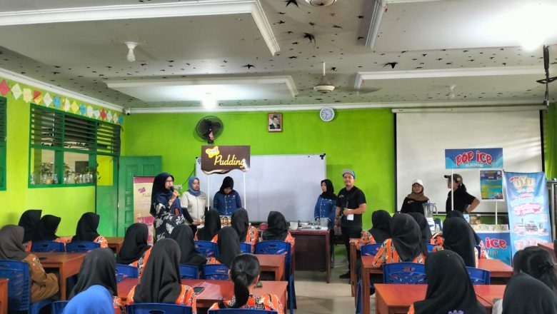 Demo dan Sosialisasi Enterpreneur Class Pop Ice