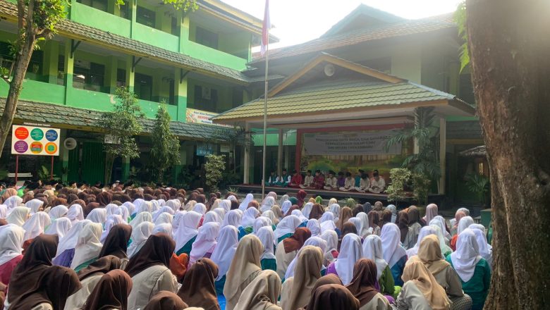 Yasinan Bersama Warnai Kegiatan IMTAQ SMK Negeri 1 Pekanbaru
