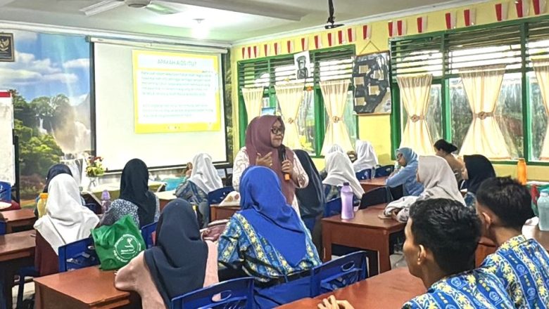 <strong>Sosialisasi Pencegahan HIV AIDS dan Narkoba di SMK Negeri 1 Pekanbaru oleh Dinas Kesehatan</strong>