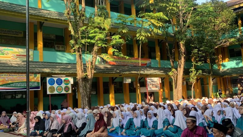 Kegiatan Imtaq Pasca Ujian Akhir Semester<br>Bersama Ustadz Rahmad Syahroni Al-Hasani, S.Pd.I di SMKN 1 Pekanbaru