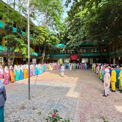 SMKN 1 Pekanbaru Tutup Kegiatan MPLS dengan Penuh Khidmat Setelah Gelar IMTAQ dan Shalat Dhuha Bersama