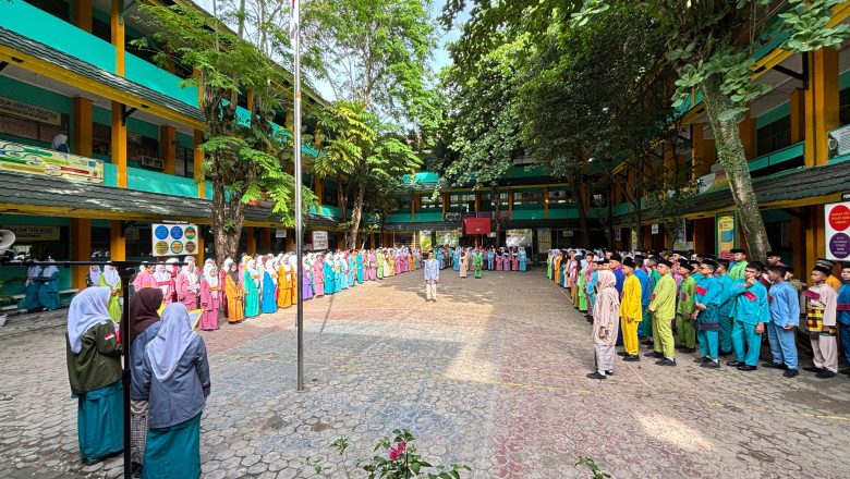 SMKN 1 Pekanbaru Tutup Kegiatan MPLS dengan Penuh Khidmat Setelah Gelar IMTAQ dan Shalat Dhuha Bersama