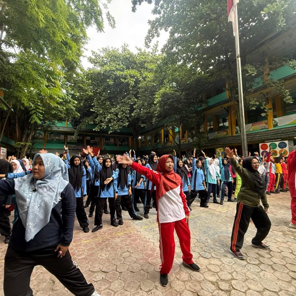 Semangat Sehat! SMKN 1 Pekanbaru Gelar Senam Pagi Bersama
