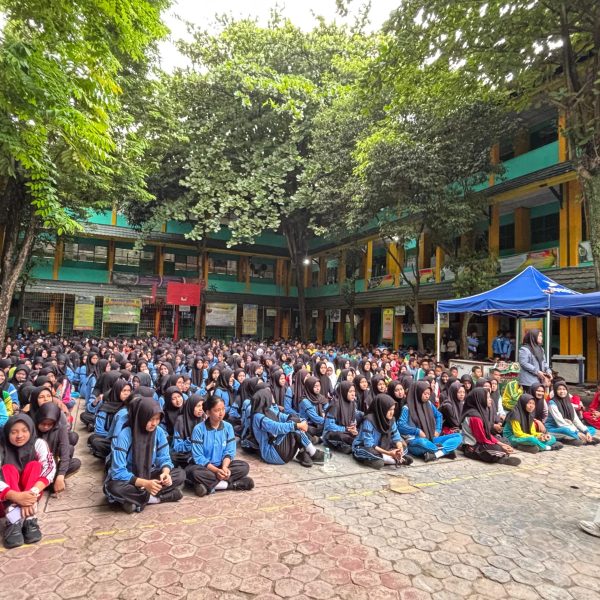 Semarak Lomba HUT Kemerdekaan RI ke-80 di SMKN 1 Pekanbaru