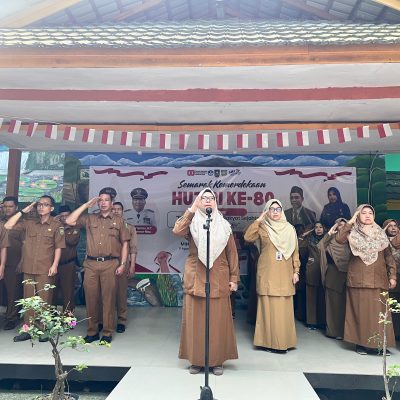Upacara Bendera SMKN 1 Pekanbaru Berjalan Khidmat dan Tertib