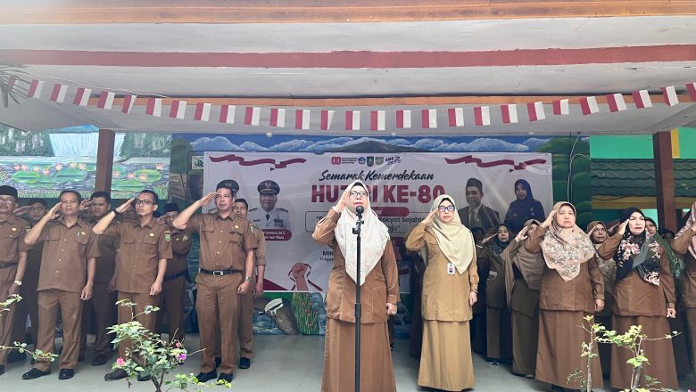 Upacara Bendera SMKN 1 Pekanbaru Berjalan Khidmat dan Tertib