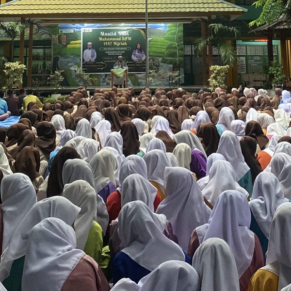 SMKN 1 Pekanbaru Peringati Maulid Nabi Muhammad SAW 1447 H dengan Penuh Khidmat