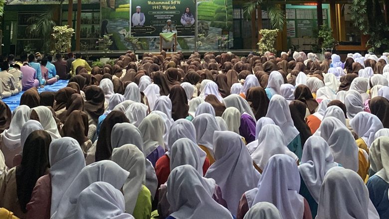 SMKN 1 Pekanbaru Peringati Maulid Nabi Muhammad SAW 1447 H dengan Penuh Khidmat