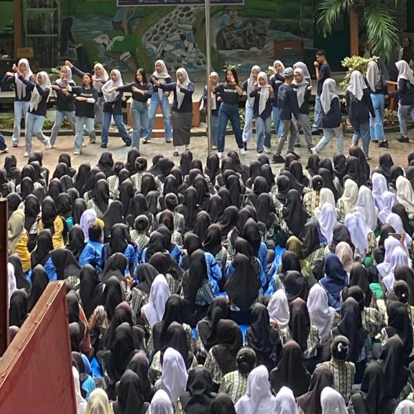 Kreativitas Siswa XI AKL 3 Tampil Gemilang dalam Ajang Ekspresi Gaya Pelajar SMKN 1 Pekanbaru