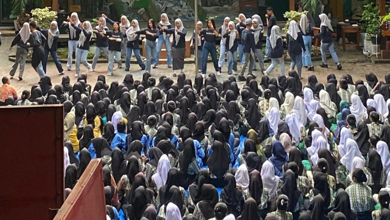 Kreativitas Siswa XI AKL 3 Tampil Gemilang dalam Ajang Ekspresi Gaya Pelajar SMKN 1 Pekanbaru