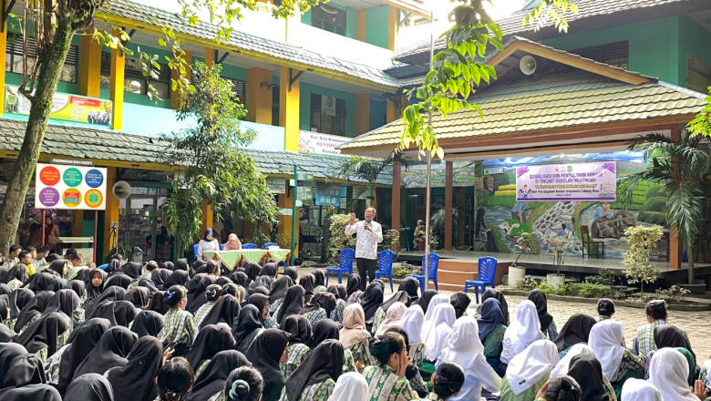 Kenali, Cegah, dan Lawan Kanker: Penyuluhan Kesehatan di SMKN 1 Pekanbaru