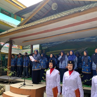 SMK Negeri 1 Pekanbaru Laksanakan Upacara Bendera Peringati Hari Sumpah Pemuda ke 97 Tahun 2025