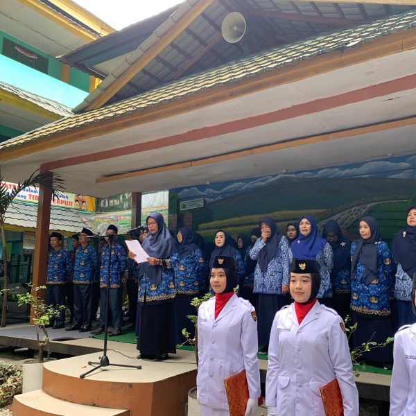SMK Negeri 1 Pekanbaru Laksanakan Upacara Bendera Peringati Hari Sumpah Pemuda ke 97 Tahun 2025