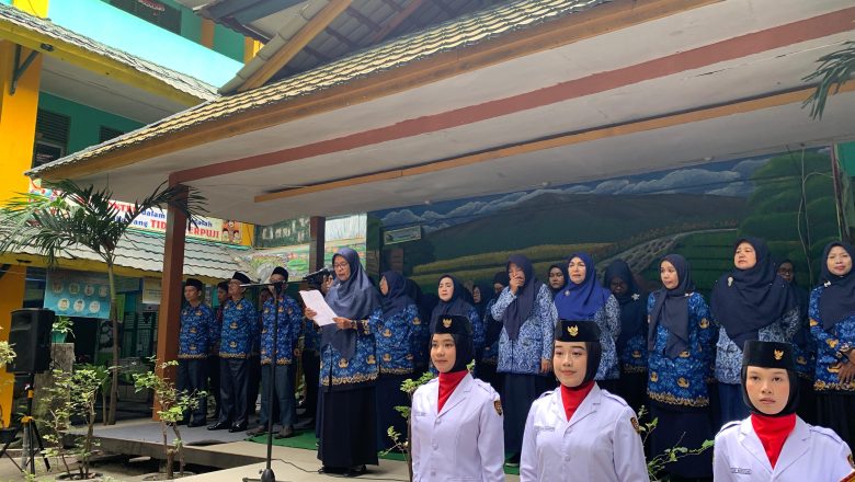 SMK Negeri 1 Pekanbaru Laksanakan Upacara Bendera Peringati Hari Sumpah Pemuda ke 97 Tahun 2025