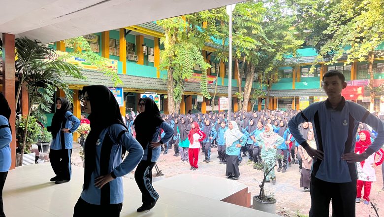 Move Your Body! Senam Rutin Bikin SMKN 1 Pekanbaru Makin Fresh