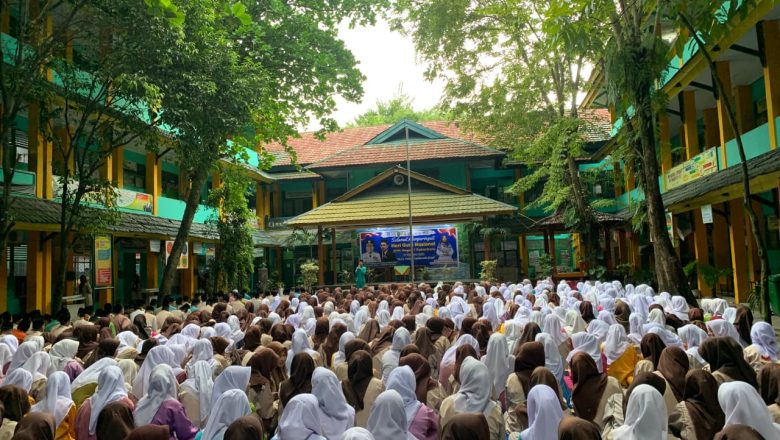 SMKN 1 Pekanbaru Gelar Kegiatan Keagamaan Penuh Khidmat dan Edukatif