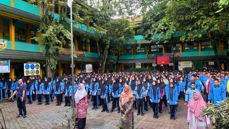 Pagi Aktif dan Atraktif! SMK Negeri 1 Pekanbaru Gelar Senam Bersama Meriah