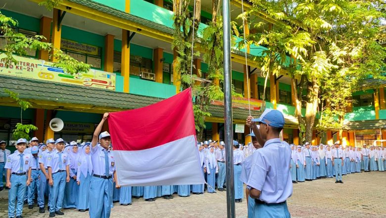 Pelaksanaan Upacara Bendera dalam Rangka Memperingati Hari Lahir Pancasila di SMKN 1 Pekanbaru