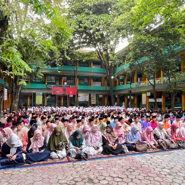 Peringatan Maulid Nabi Muhammad SAW 1448 H di SMK Negeri 1 Pekanbaru
