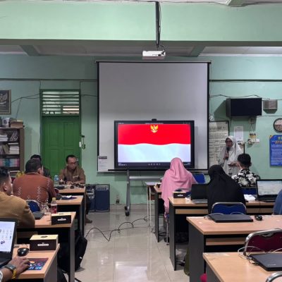 SMKN 1 Pekanbaru Gelar Sosialisasi Pendampingan Pemanfaatan Papan Interaktif Digital