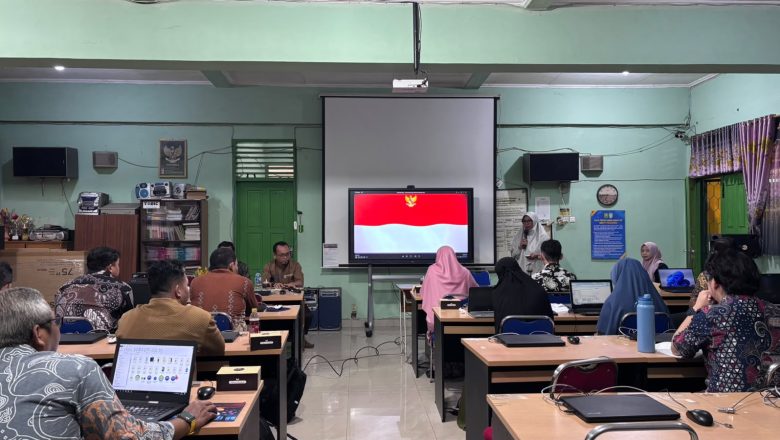 SMKN 1 Pekanbaru Gelar Sosialisasi Pendampingan Pemanfaatan Papan Interaktif Digital
